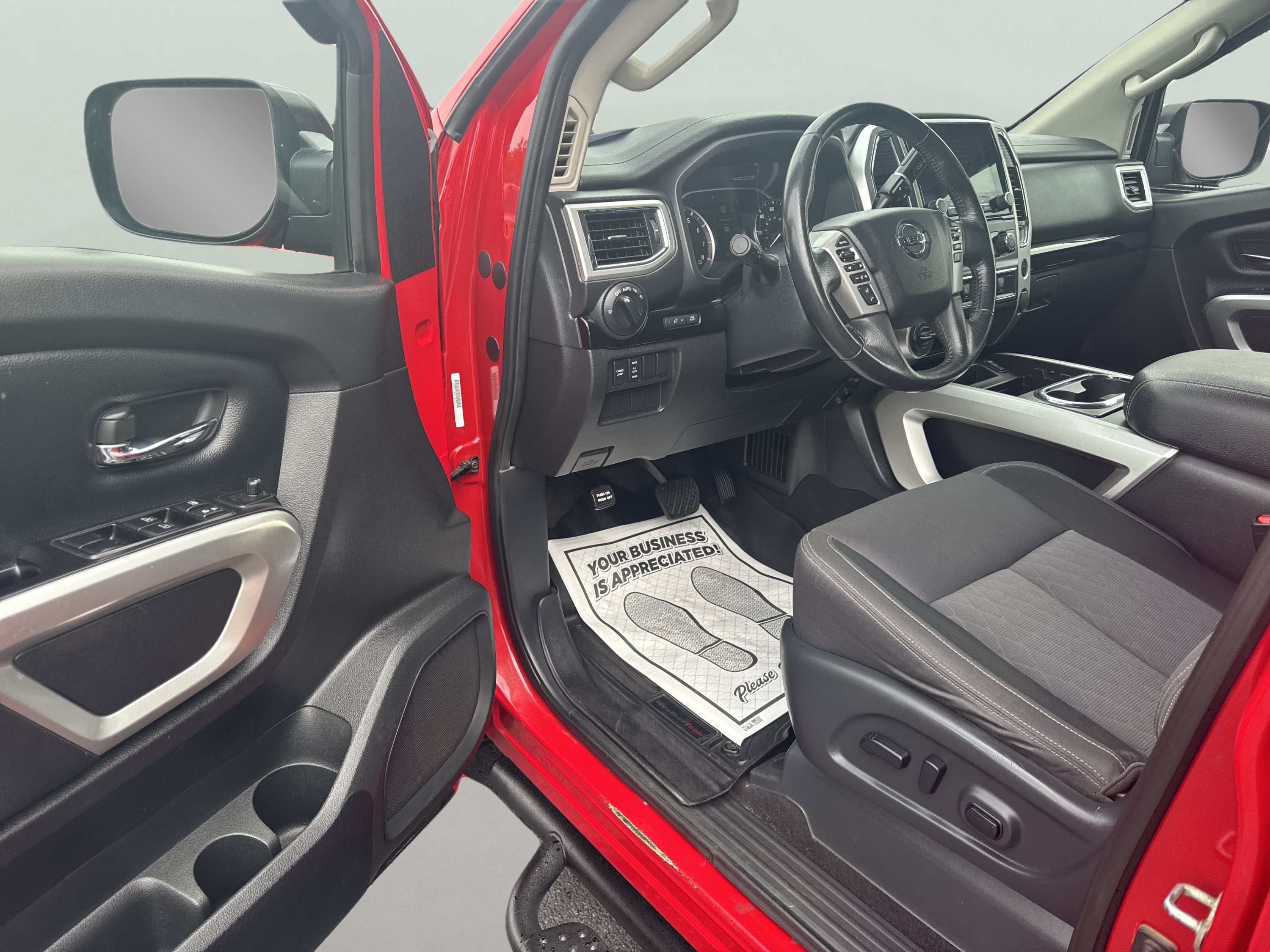 Used 2021 Nissan Titan SV w/ SV Convenience Package AWD/4WD image 10