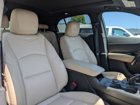 Used 2024 Cadillac XT4 Luxury w/ Cold Weather Package AWD/4WD image 30