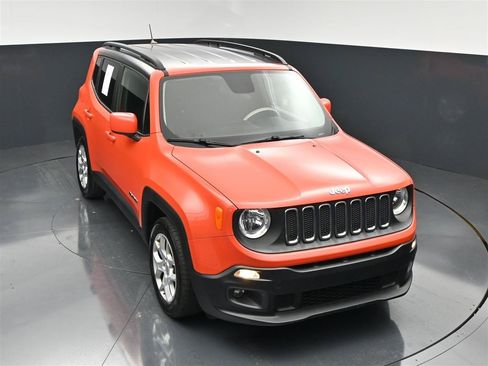Used 2016 Jeep Renegade Latitude FWD image 22
