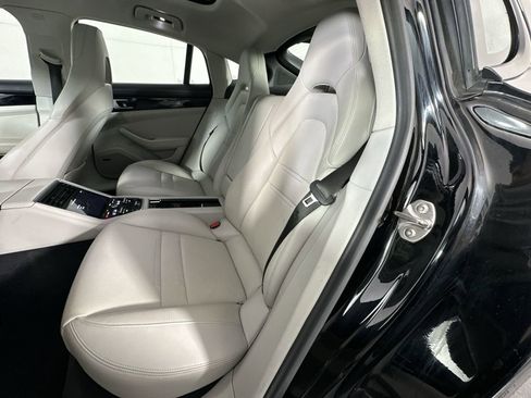 Used 2018 Porsche Panamera 4 image 27