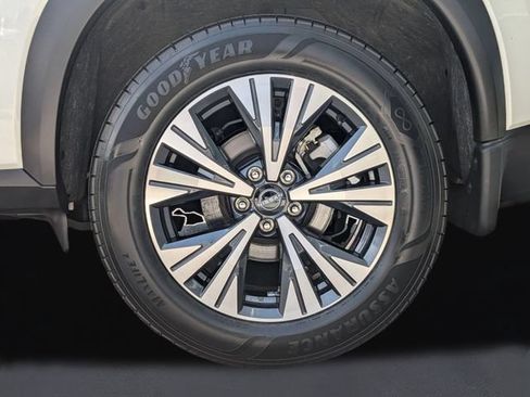 Certified 2023 Nissan Rogue SV AWD/4WD image 11