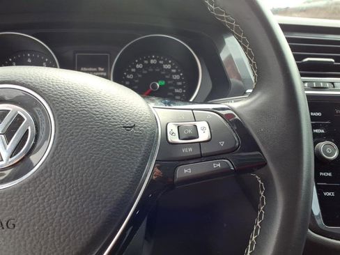 Used 2021 Volkswagen Tiguan SE image 13
