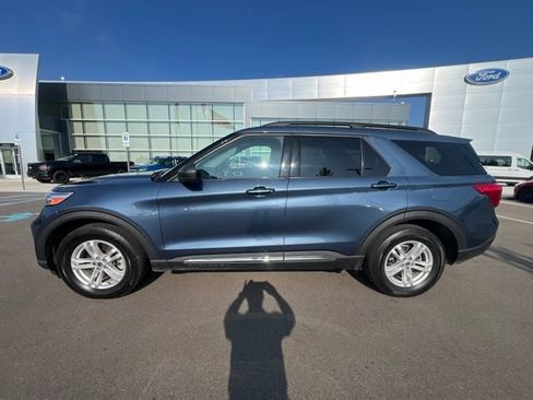 Used 2020 Ford Explorer XLT w/ Equipment Group 202A AWD/4WD image 8