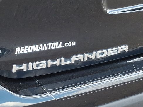 Used 2020 Toyota Highlander XLE image 34