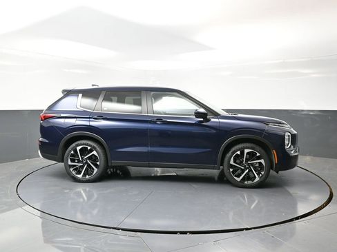 Used 2024 Mitsubishi Outlander SE image 4