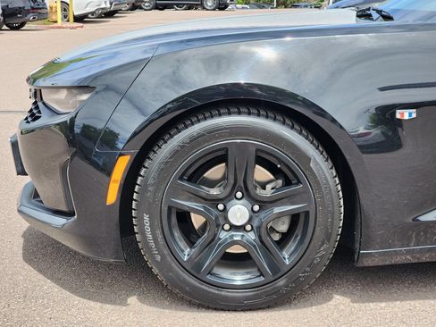Used 2022 Chevrolet Camaro LT RWD image 9