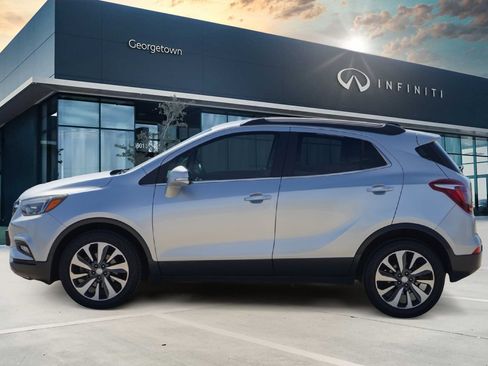 Used 2017 Buick Encore Essence image 2