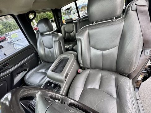 Used 2004 GMC Sierra 2500 SLT w/ Heavy-Duty Power Package AWD/4WD image 11