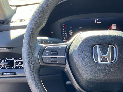 Used 2025 Honda Accord LX image 21