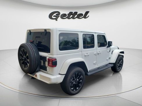 Used 2022 Jeep Wrangler Unlimited Sahara AWD/4WD image 4