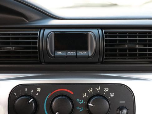 Used 2006 Chrysler Sebring Touring FWD image 33