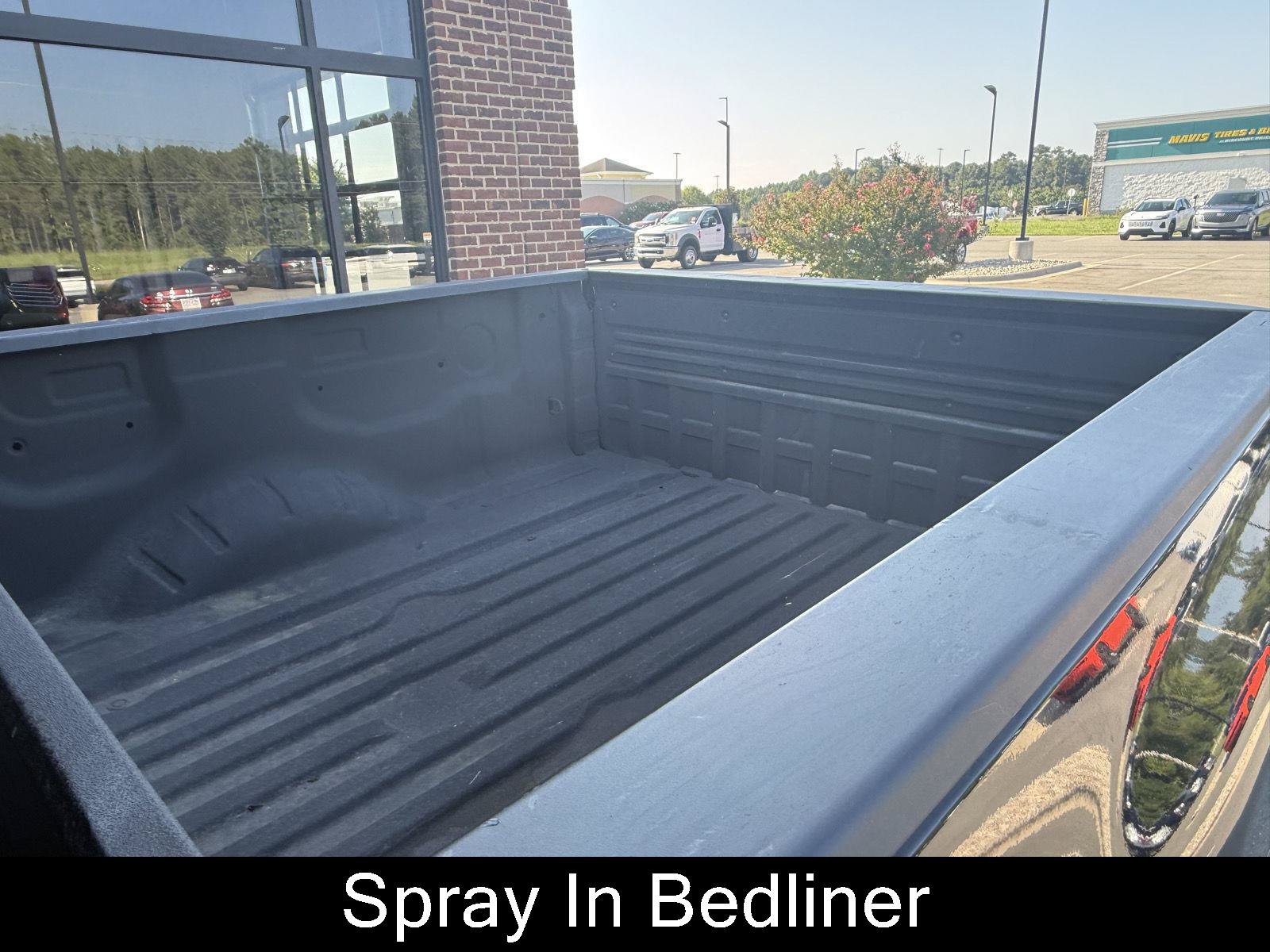 Used 2019 Nissan Titan SV w/ SV Convenience Package AWD/4WD image 27