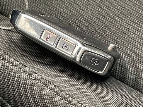 Used 2025 Kia Sportage LX image 21