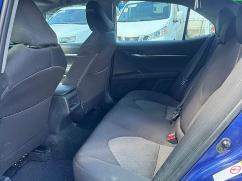 Used 2018 Toyota Camry LE w/ Moonroof Package FWD image 9