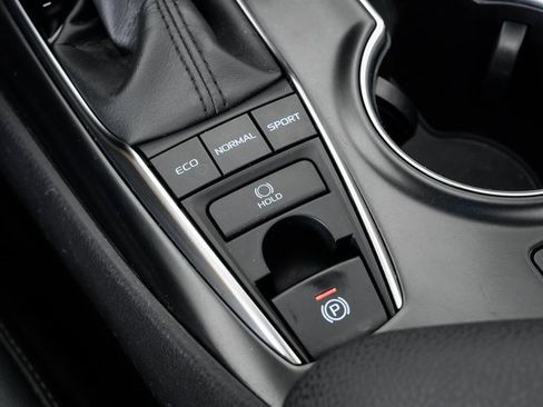 Used 2019 Toyota Camry XSE image 19