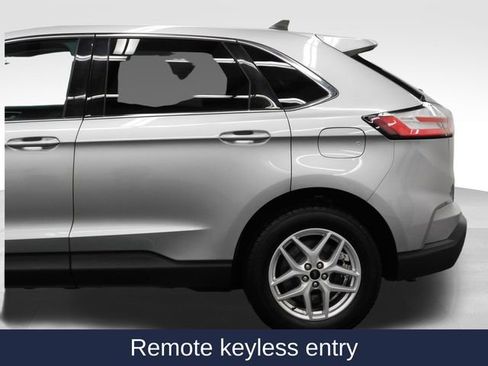 Used 2023 Ford Edge SEL image 9