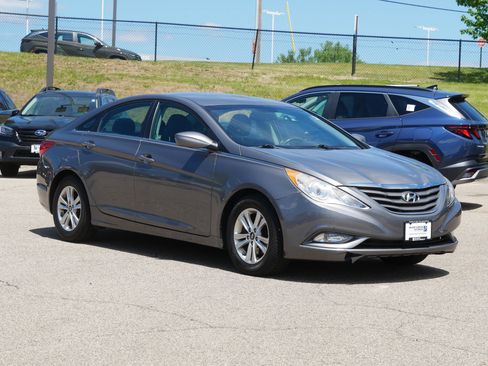 Used 2013 Hyundai Sonata GLS w/ Popular Equipment Pkg FWD image 4
