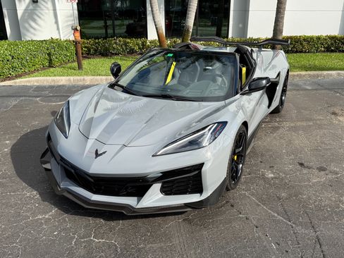 Used 2025 Chevrolet Corvette Z06 w/ Stealth Interior Trim Package image 9