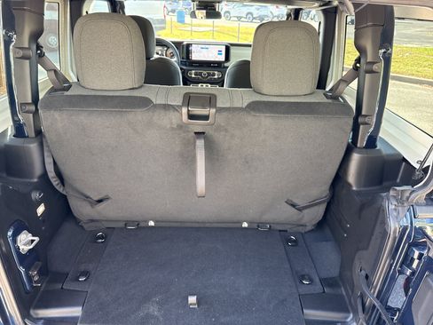 Used 2025 Jeep Wrangler Sport image 29