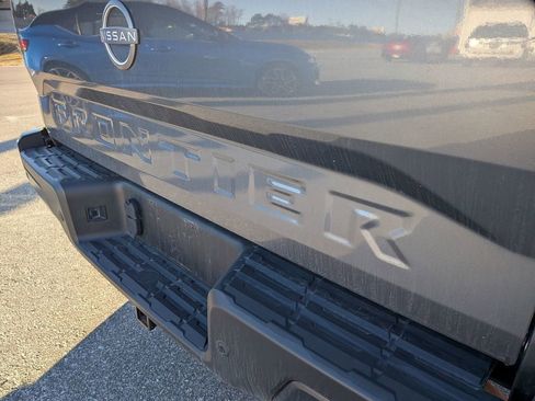 Used 2024 Nissan Frontier S w/ Technology Package image 8