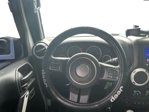 Used 2017 Jeep Wrangler 75th Anniversary image 21