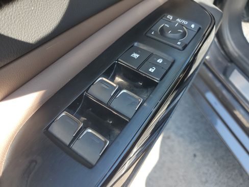 Certified 2022 Lexus ES 300h w/ Premium Package image 22