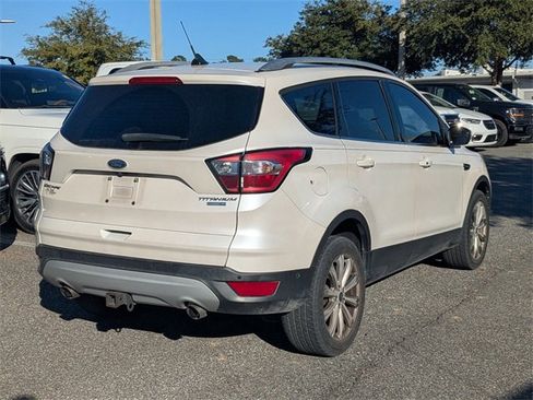 Used 2018 Ford Escape Titanium image 3