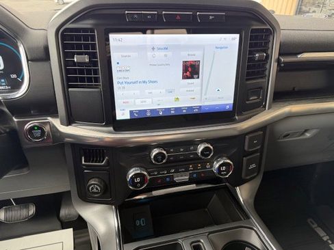 Used 2021 Ford F150 Lariat image 15