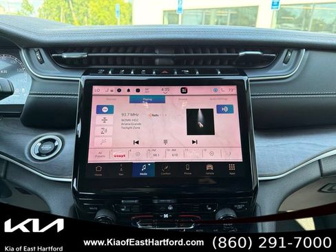 Used 2023 Jeep Grand Cherokee Limited AWD/4WD image 26