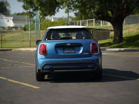 Used 2024 MINI Cooper 4-Door Hardtop FWD image 4