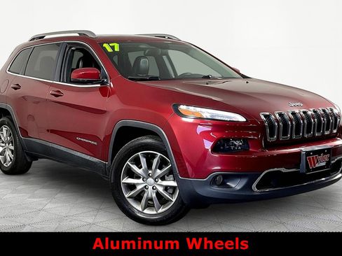 Used 2017 Jeep Cherokee Limited AWD/4WD image 3