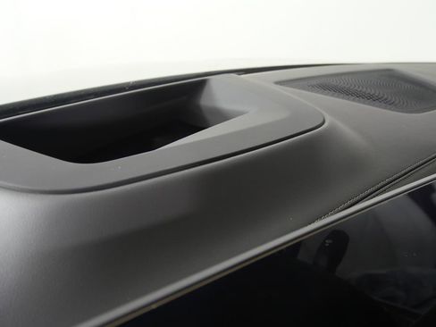 Used 2026 BMW X5 xDrive50e w/ Climate Comfort Package image 19