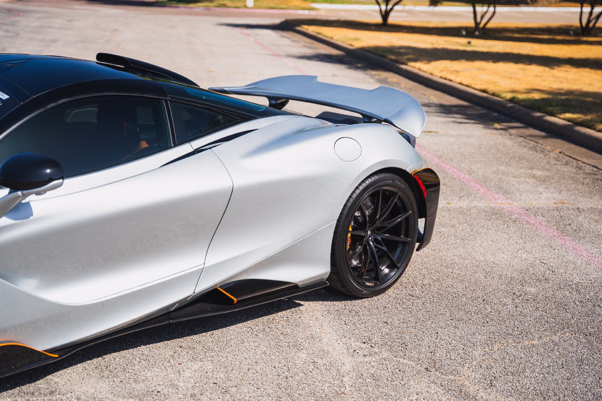 Used 2021 McLaren 765LT RWD image 15