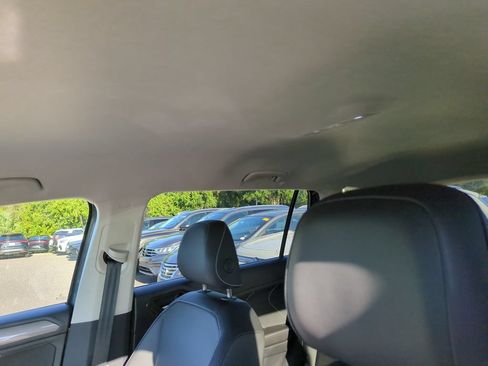Certified 2023 Volkswagen Tiguan SE FWD image 11