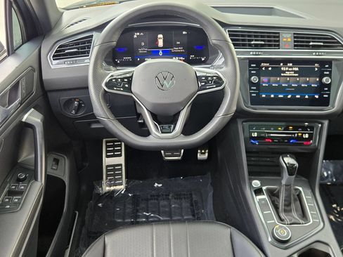 Certified 2024 Volkswagen Tiguan SE R-Line AWD/4WD image 13