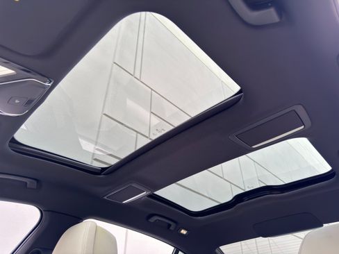 Used 2019 BMW 740i w/ M Sport Package RWD image 12