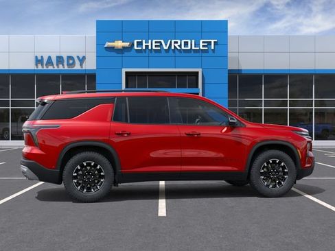 New 2026 Chevrolet Traverse Z71 w/ Enhanced Driving Package AWD/4WD image 5