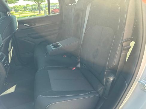 Used 2024 Jeep Grand Cherokee Laredo X w/ Luxury Tech Group I AWD/4WD image 44