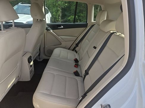 Used 2017 Volkswagen Tiguan S AWD/4WD image 9