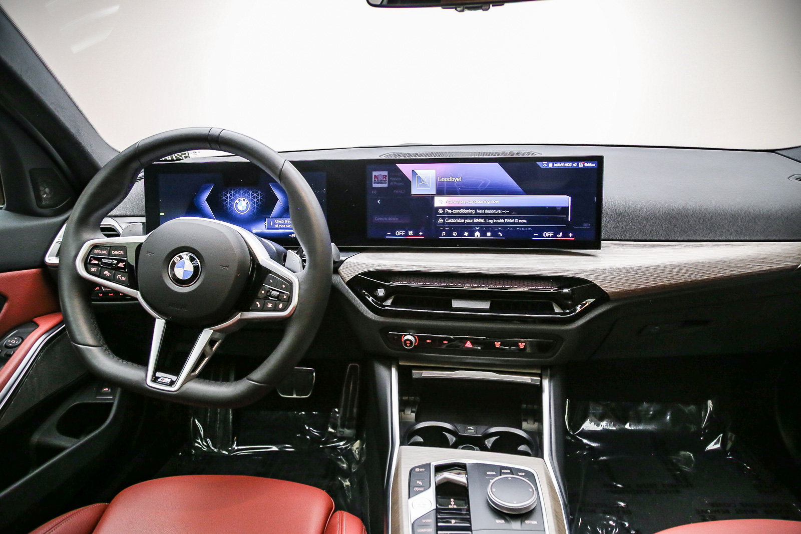 Certified 2025 BMW 330i Sedan w/ M Sport Package RWD image 13