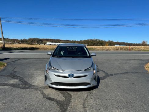 Used 2016 Toyota Prius Three Touring image 5