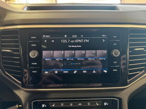 Used 2023 Volkswagen Atlas SEL Premium image 23