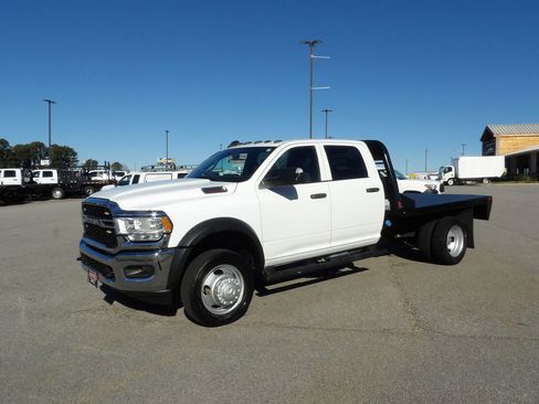 Used 2021 RAM 4500 Tradesman w/ Chrome Appearance Group image 3