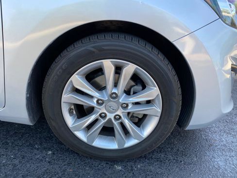Used 2014 Hyundai Elantra GT FWD image 14