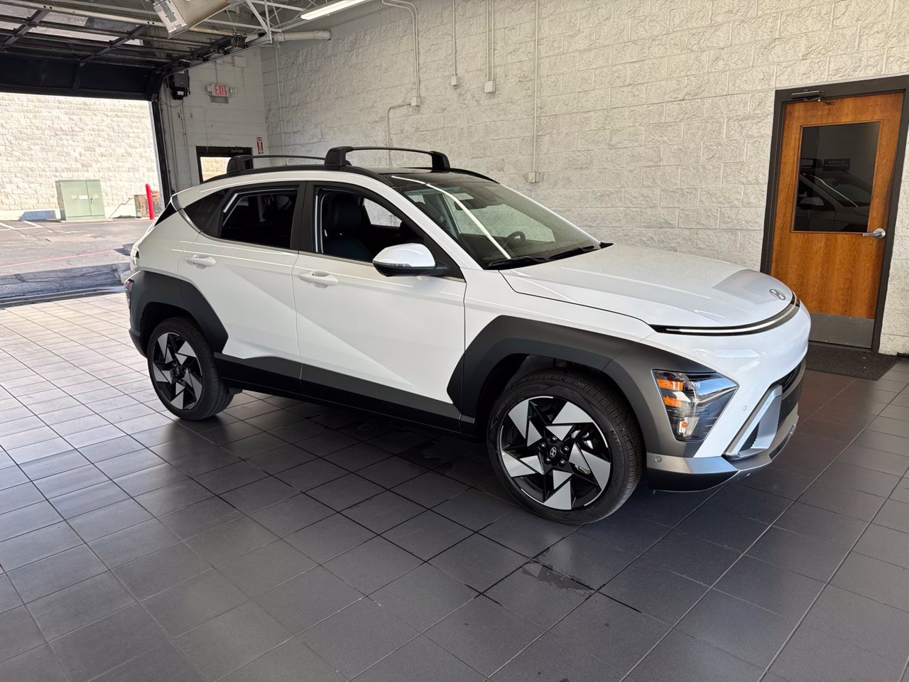 Used 2026 Hyundai Kona Limited AWD/4WD image 1