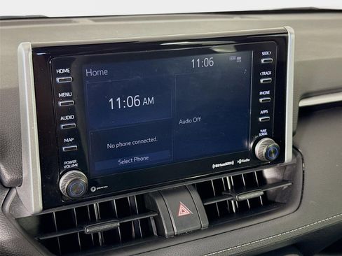 Used 2020 Toyota RAV4 XLE w/ Convenience Package FWD image 16