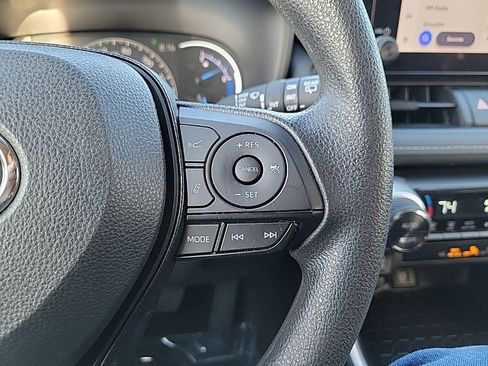 Used 2025 Toyota RAV4 XLE image 26