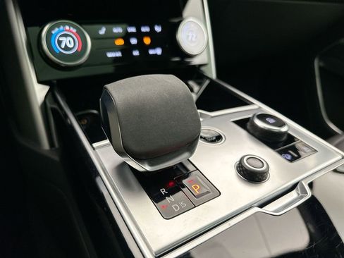 Used 2023 Land Rover Range Rover SE image 20