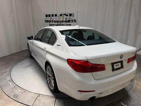 Used 2018 BMW 530e w/ Premium Package 2 RWD image 4