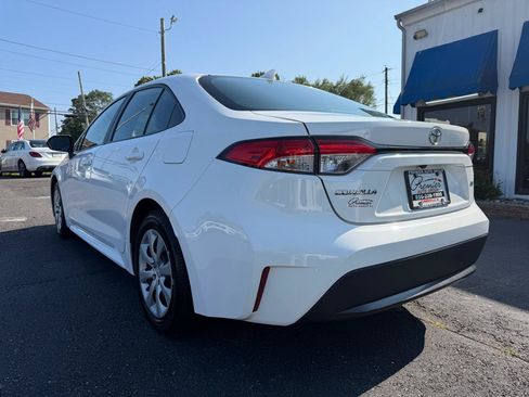 Used 2022 Toyota Corolla LE FWD image 7